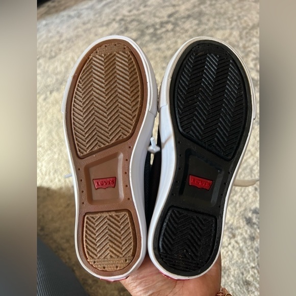 Youth size 12 mix and match Levi shoes - Picture 6 of 7